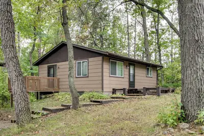 Image de Near Lakes: Updated Family Home w/ Deck in Cushing