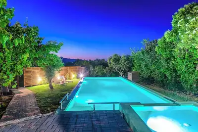 Image de Splendid Villa Chania: 5' to Beach / Private Pool / Playground / Bbq Area
