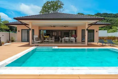 Image de Tilawan Villa - Cozy 3 Bedrooms Pool Villa in Chalong