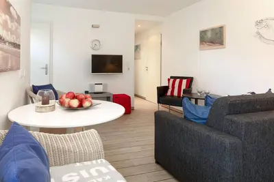 Image de Comfortable apartment with box-spring bed and 3 terraces and 2 beach chairs