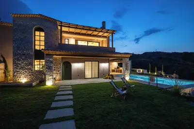 Image de The Sagehill Stonehouse | Private Pool • Sea View • Messinia (near Kalamata)