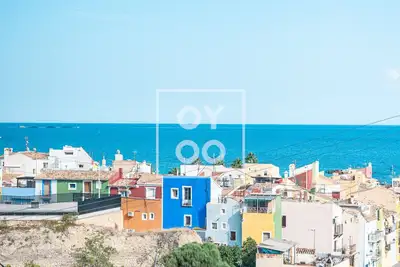 Image de Luz del Faro, apartment in historic townhouse with sea view - by Oyoostays