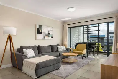 Image de Modern 2 Bed Century City Apartment, Pool + Braai