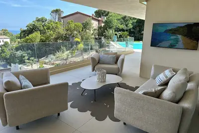 Image de Villa piscine débordement, vue mer