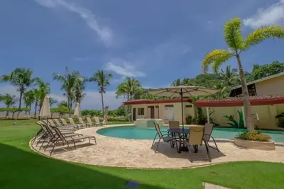 Image de Beautiful and quiet 3br condo in an ocean front property
