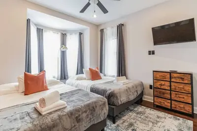 Image de Jr 1Br w/2 Beds | Sleeps 4 | 10 min to Dt