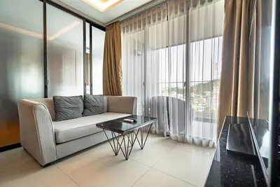 Image de 2-Bed Seaview Retreat Jacuzzi & Pools by Ibg D407