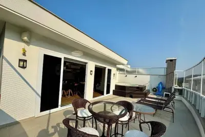 Image de Large penthouse with gourmet space and Jacuzzi