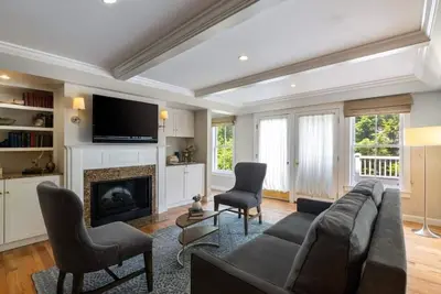 Image de Soothing Retreat with Spa, Pool, and Scenic Vermont Vibes