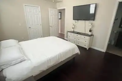Image de 3-bedroom house in perfect Sacramento with Ac