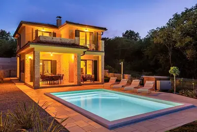 Image de Villa Pinaza C – Romantic Seaside Retreat with Heated Pool and Sauna in Vrbnik