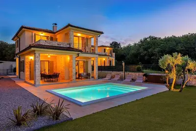 Image de Villa Pinaza B – Romantic Seaside Retreat with Heated Pool and Sauna in Vrbnik