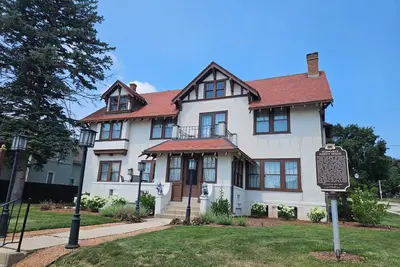 Image de Historic, 4-bedroom house in charming Hartford