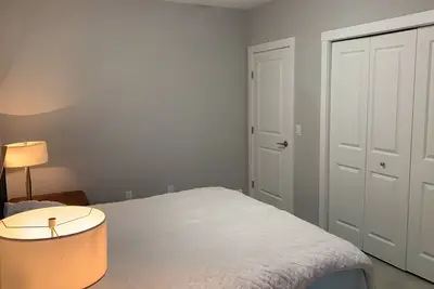 Image de 2-bedroom 2-bathroom legal suite