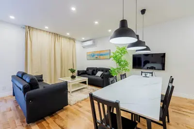 Image de Bright Spacious 3br • 2 Baths • Great Kitchen