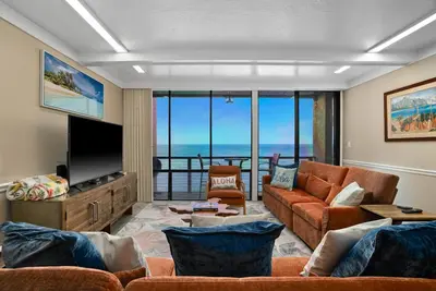 Image de B2 Poipu Makai: Cruise-ship view-Ac-Whale Watch