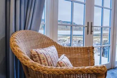 Image de The Boat House - Magnificent views, timeless charm, & modern comfort.