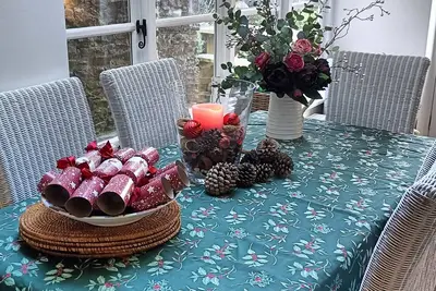 Image de Classic Two Bedroom 17th Century Cottage Situated in Southrop, in the Cotswolds