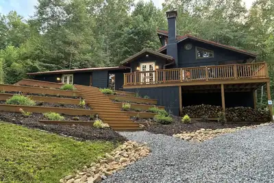 Image de Serene Highlands retreat with modern comforts, sauna and charm