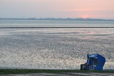 Image de North Sea, old Frisian thatched cottage in idyllic secluded location with sauna