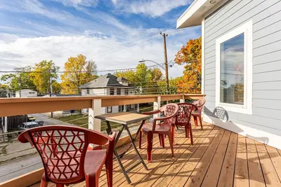 Spacious Luxe Home | Private Yard | Bbq | Near Fs