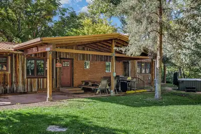 Image de New Listing! Charming Moab Hideaway | Steps from Main Street