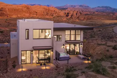 Image de New Listing! Stargazer’s Estate | Hot Tub + Trails Outside Your Door