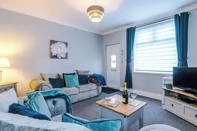 Image de Central 2 Bed Home in Crewe, Perfect for Business!