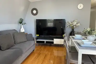 Image de 85c Brand new 3br/Walk to Transit, near Boston