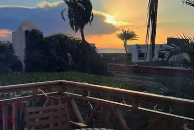 Image de Split-Level Duplex: Sea View Balcony + outdoor Kitchen