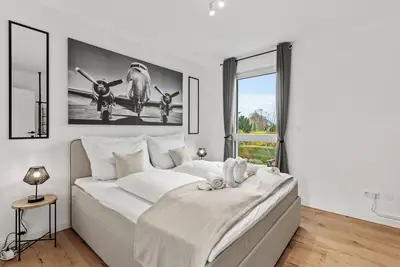 Image de NobleNest | Deluxe Apartment with Workspace, Coffee & Relax Massage, near the center