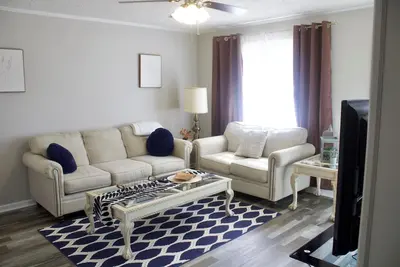 Image de Charming Home• near Bmw & Michelin• Pet Friendly