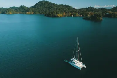 Image de Luxury sailing catamaran in Bocas del Toro archipalago