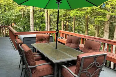 Image de Cozy 3-bedroom lakeside chalet near Enumclaw