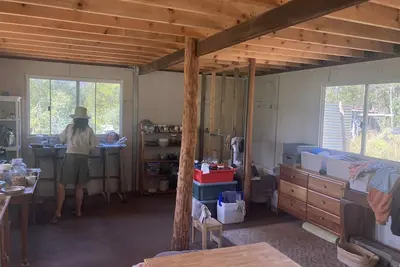 Image de Offgrid Tiny Home in a Food Forest Garden