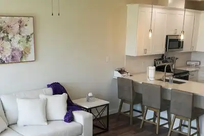 Image de “Heavenly” New 2025 Luxury Townhome walking distance to Tarleton.