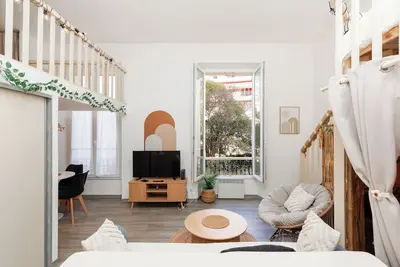 Image de Proche Palais & Croisette, Grand Studio Type Loft, Idéal Salons Pro ou Familles