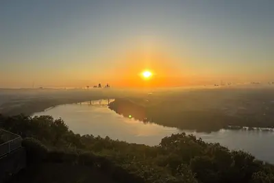 Image de Marvelous river view 2-bedroom condo with Ac & heat in Cincinnati