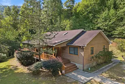 Image de 8 Acre Forest Sanctuary Near Lake Chatuge in Hayesville.