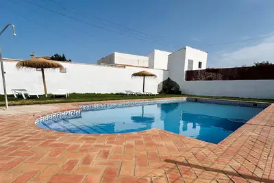 Image de Chalet con piscina privada grupos de 6 personas