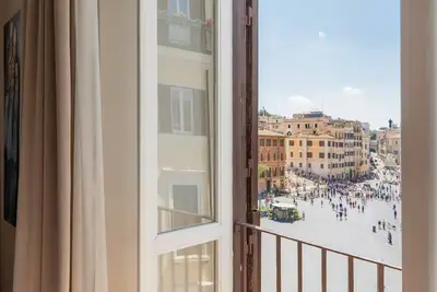 Image de The Roman Vistas: Timeless Beauty Above the Spanish Steps