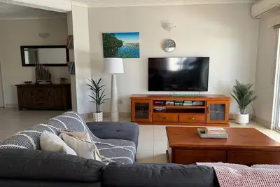 Image de Close to Cbd, shops, restaurants, Stokes Hill Wharf and Waterfront Precinct.