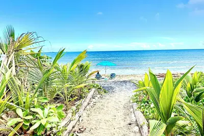 Image de Stay Local at Your Beachfront Casa in Paradise