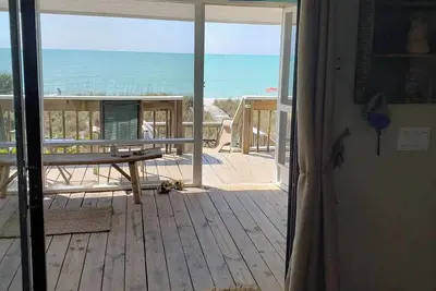 Image de Comfy beach house directly on the Gulf of Mexico/America