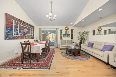 Image de Charming, peaceful and spacious 2-bedroom townhome in beautiful Boulder, Ac