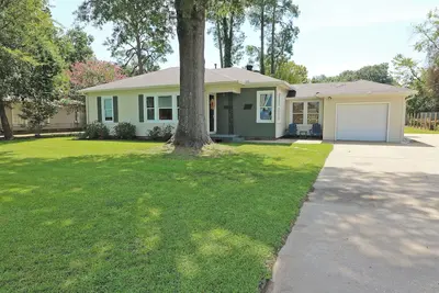 Image de 3-bedroom house near Forsythe. Pet friendly! Fenced yard. Perfect for groups!