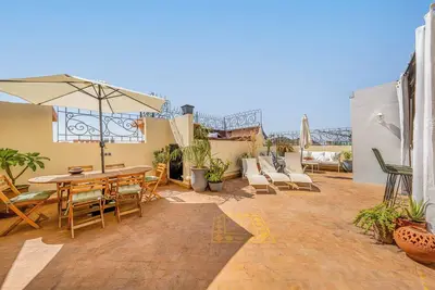 Image de Apt 170 m2, 3 Chambres, Prestige Rooftop avec Salle de Sport, au Centre ville