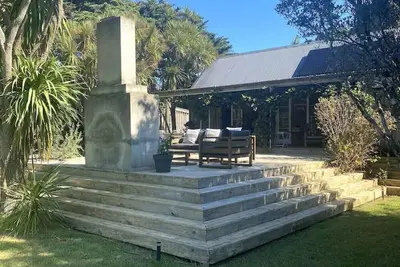 Image de Swanfork - The Hamptons House meets Medlands Bach