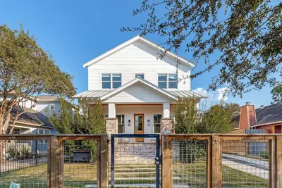 Image de An Elevated Vision of Modern Living in Historic Greater Houston Heights