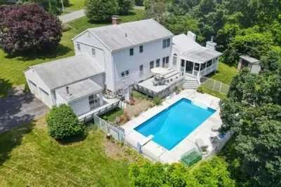 Image de The Harvard Retreat – Pool, Sauna, Fireplaces & Family Comfort